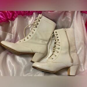 Folklorico White Lace-Up Boots